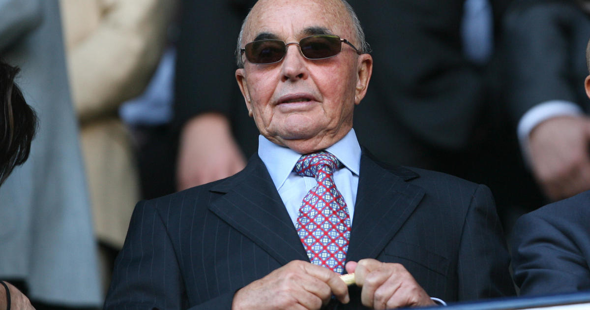 Tottenham owner Joe Lewis charged by feds with insider trading