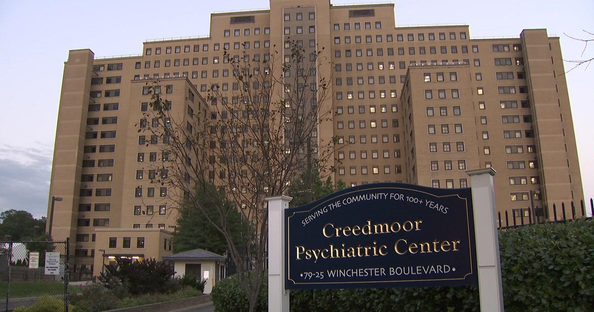 Mayor announces plans for asylum seeker relief center at Queens ...