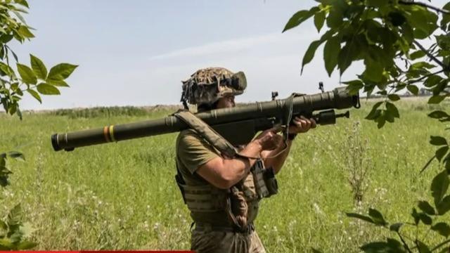 cbsn-fusion-putin-says-fighting-intensified-in-southeast-ukraine-as-ukrainian-counteroffensive-slogs-on-thumbnail-2160037-640x360.jpg 