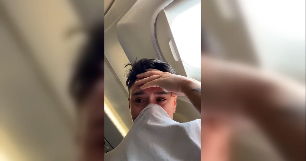 Allegiant flight attendant wounded when ‘evasive action’ was taken to avoid collision in the air, FAA says Allegiant flight attendant wounded when ‘evasive action’ was taken to avoid collision in the air, FAA says