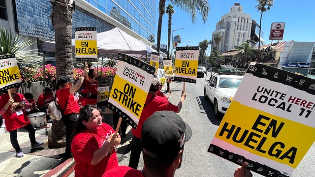 1324745-fi-west-hollywood-hotels-walkout01-ws.jpeg 