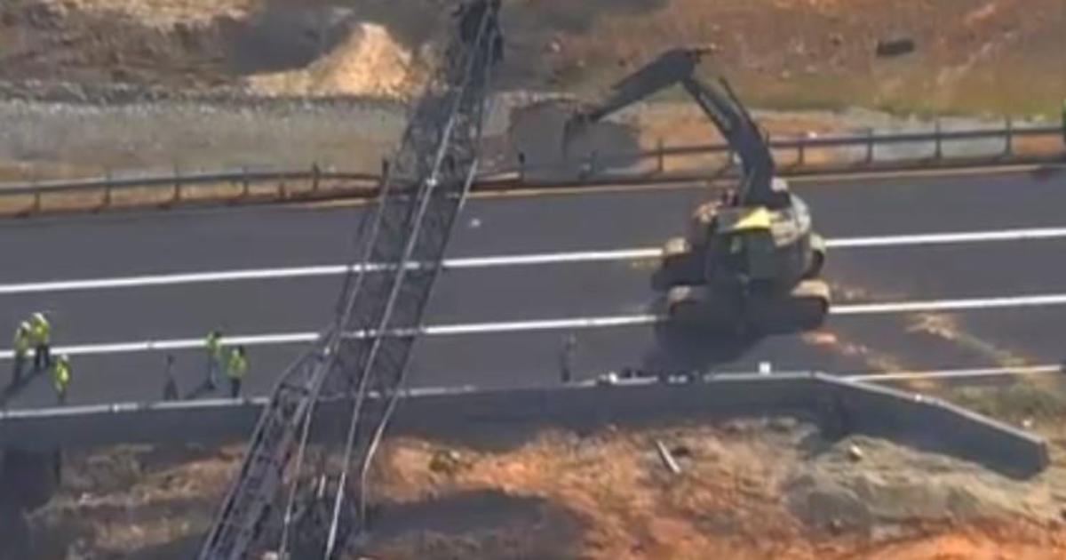 All lanes reopened after crane falls on I-70 in Maryland - CBS Baltimore