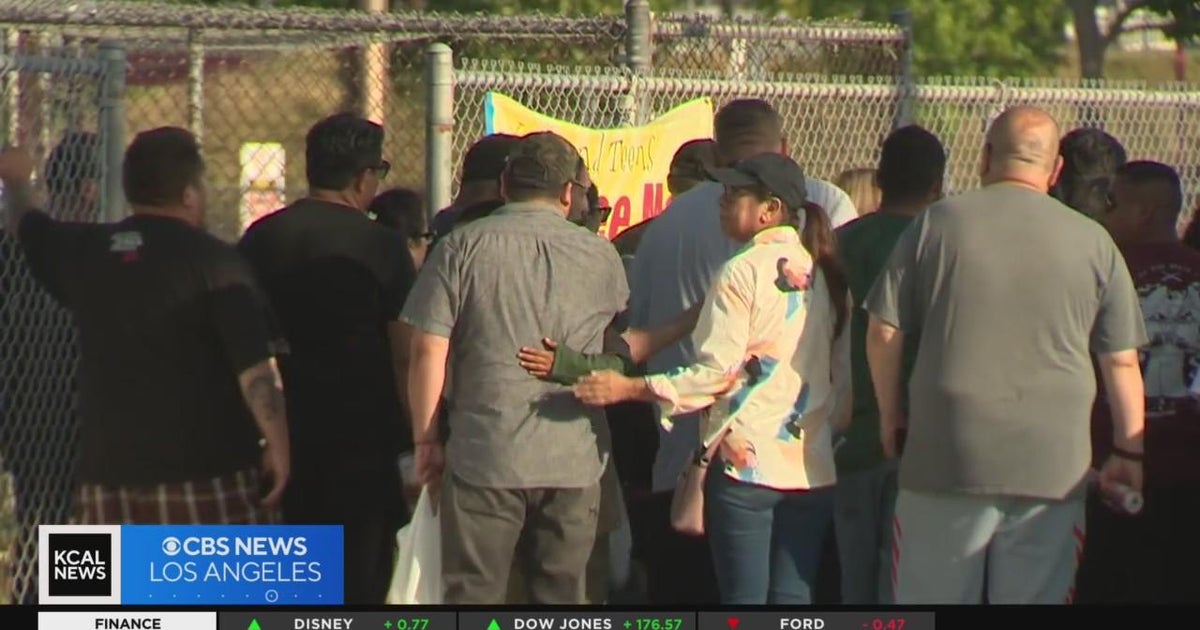 Wilmington community mourns man shot while volunteering at anti-gang ...