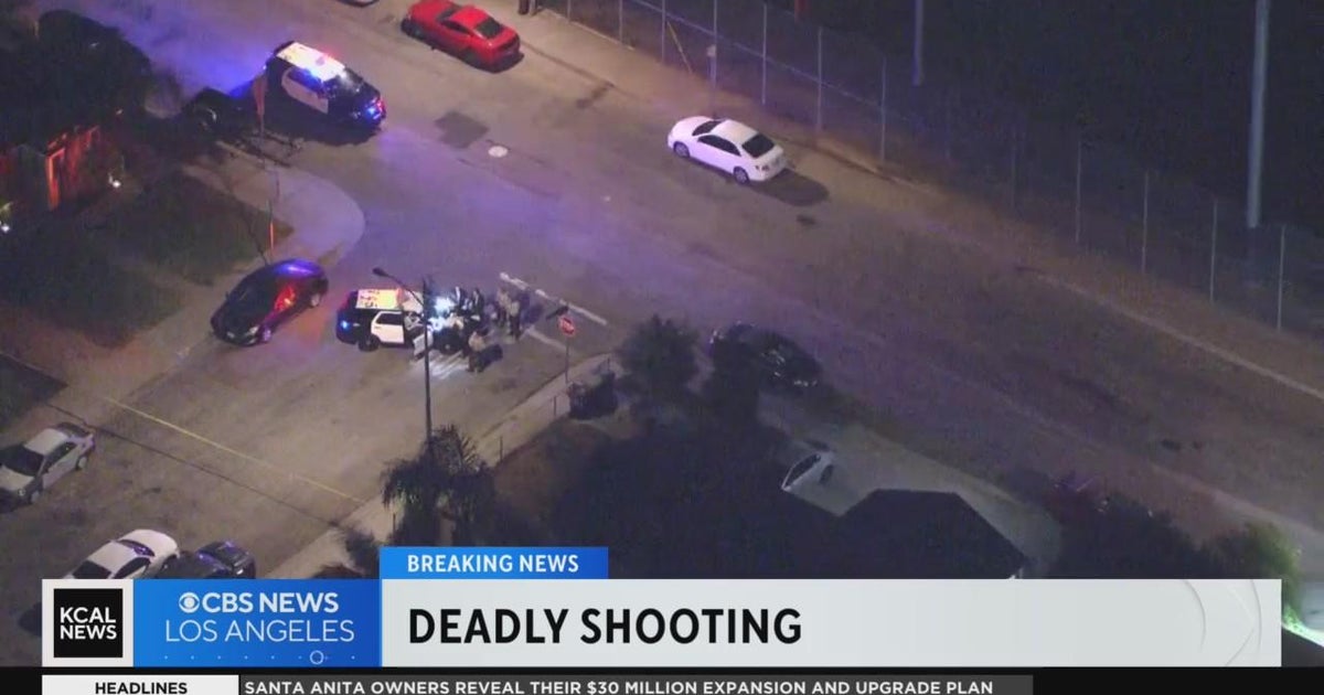 Man shot to death in East LA - CBS Los Angeles
