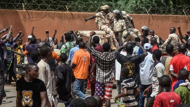 cbsn-fusion-how-americans-are-fleeing-niger-post-military-coup-thumbnail-2176602-640x360.jpg 