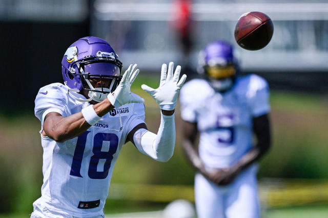 Vikings Training Camp Notebook: Griffen signs extension, is now