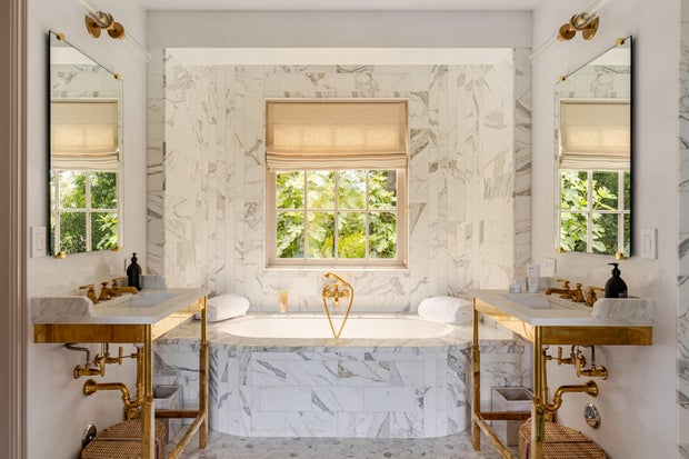guesthouse-bathtub-credit-stephen-paul.jpg