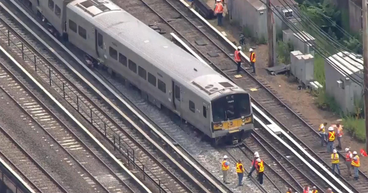 13 treated after LIRR train derails in Queens