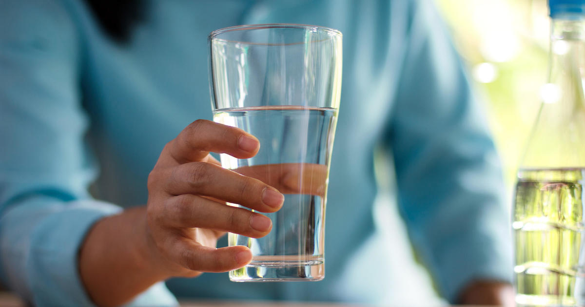 Колко вода трябва да пиете на ден? И други въпроси относно хидратацията, отговорени от експерти