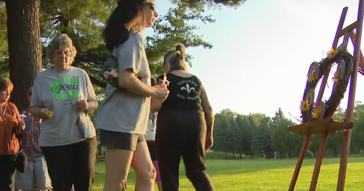 Vigil held for at least eight dogs that died in back of hot truck in Indiana