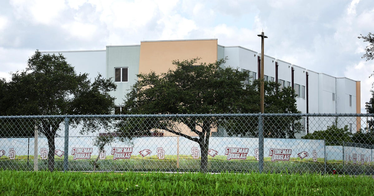Parkland family members wander as a result of 1200 making of Marjory Stoneman Douglas Large for final time Parkland family members wander as a result of 1200 making of Marjory Stoneman Douglas Large for final time