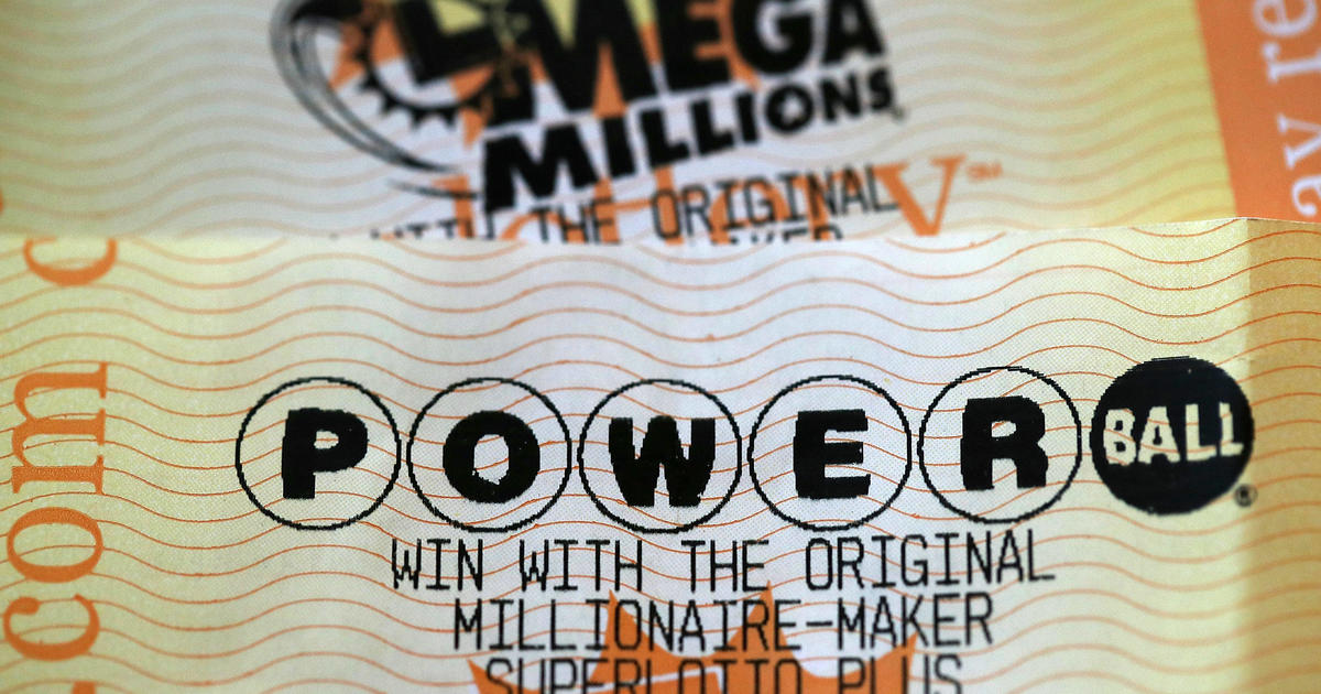 Тъй като наградата от лотарията Mega Millions достига над един милиард