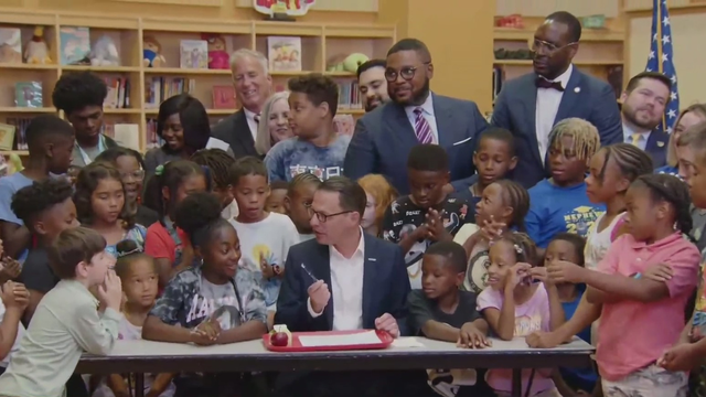 kdka-gov-josh-shapiro-penn-hills-elementary-school.png 