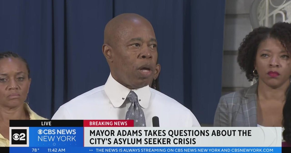 Mayor Adams, NYC officials discuss asylum seeker crisis - CBS New York