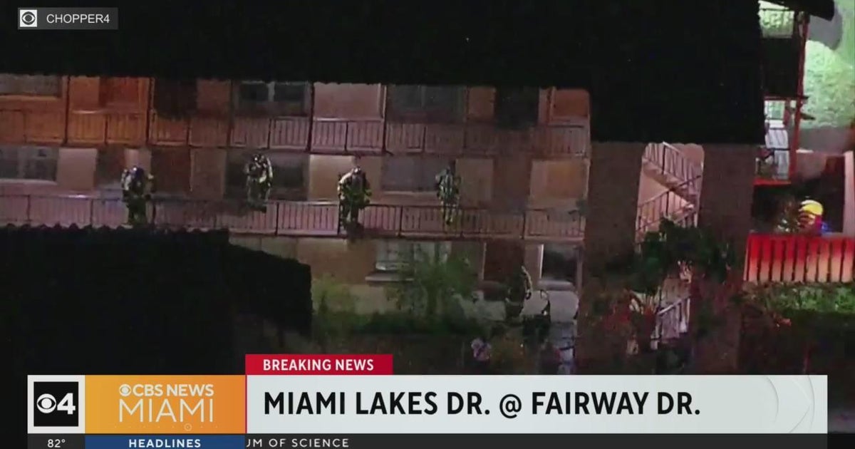 Fire at Miami Lakes apartment building - CBS Miami