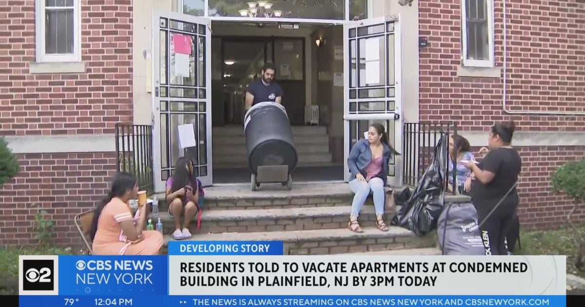Tenants scrambling to vacate condemned Plainfield apartments CBS New York