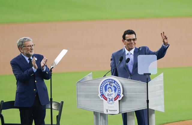 Dodgers to retire Fernando Valenzuela's No. 34 before Friday's game against  Rockies - CBS Los Angeles