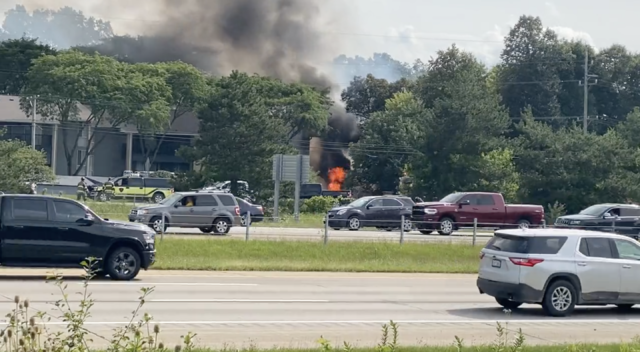 Plane crashes at Thunder Over Michigan air show 2 people