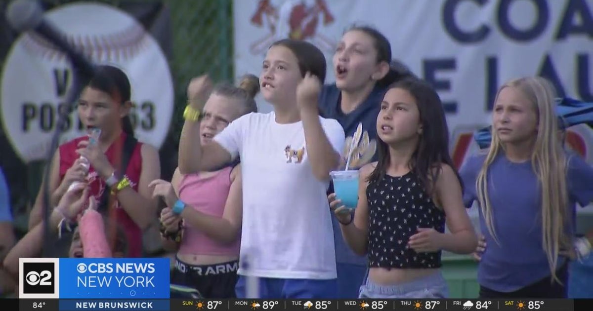 Massapequa girls win Little League Softball World Series - CBS New York