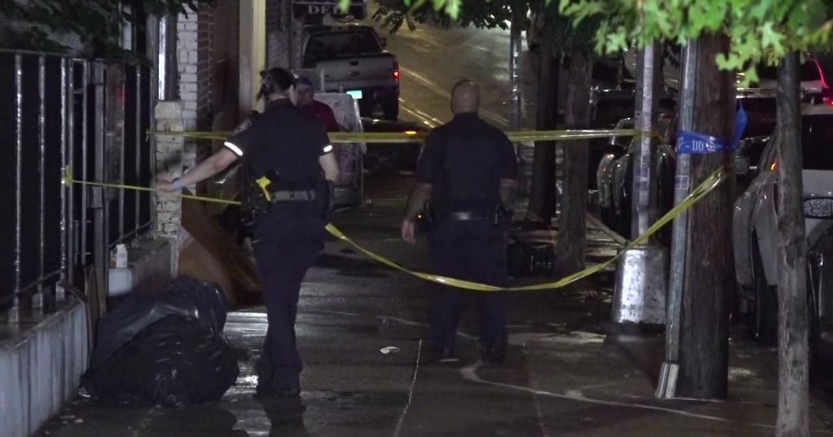 14-year-old boy shot in Bronx, police looking for gunman
