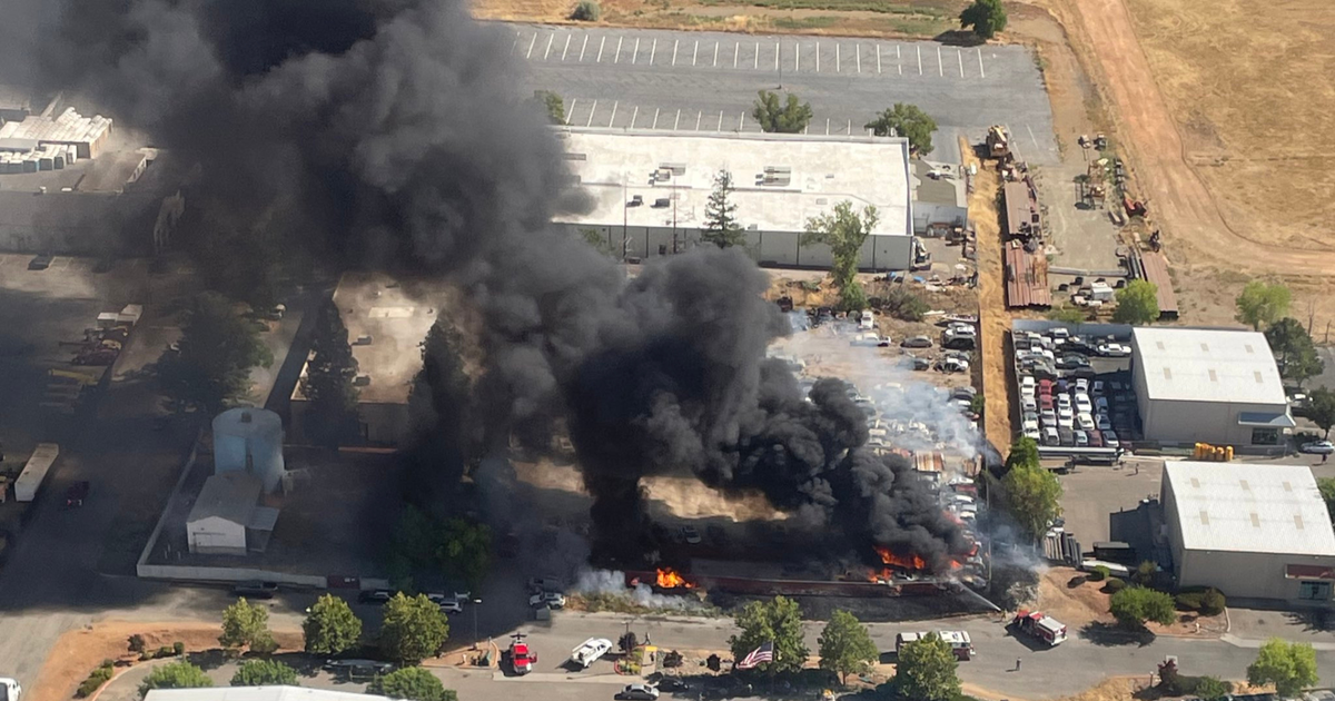 Multiple vehicles on fire at Rancho Cordova auto dismantler - Vimarsana News