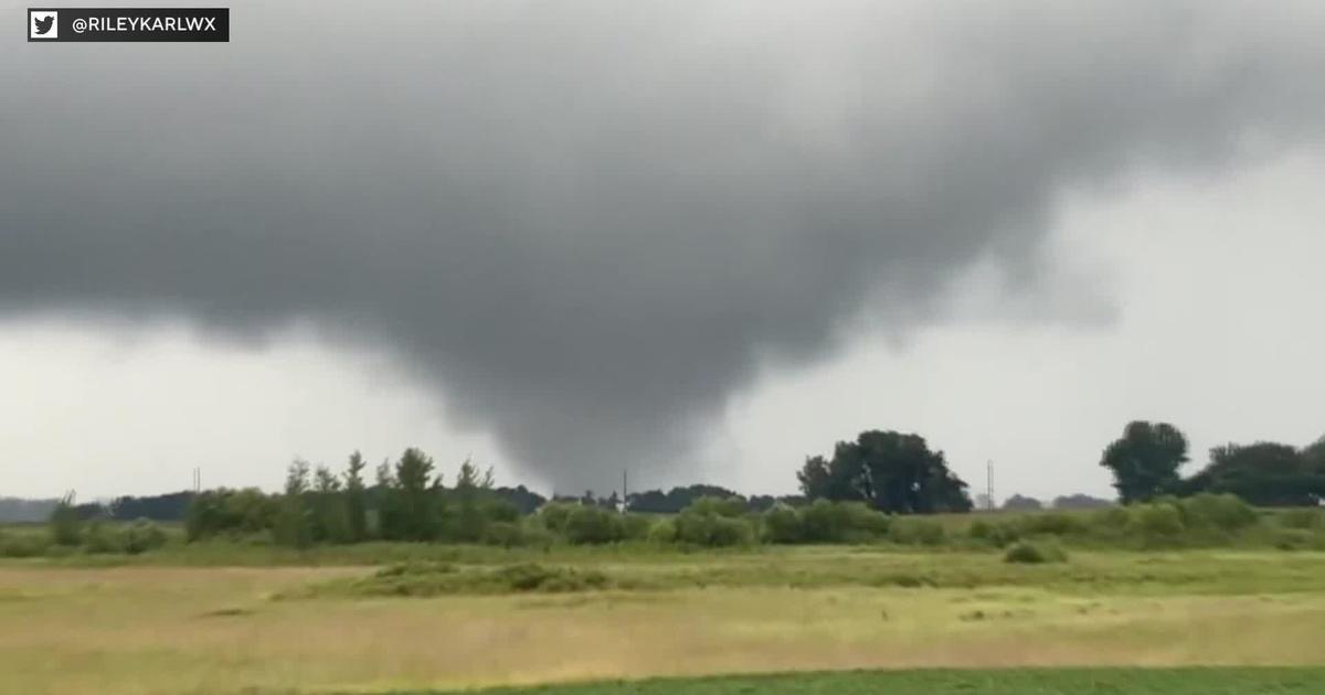 WATCH: Funnel cloud spotted in SW Minnesota - CBS Minnesota