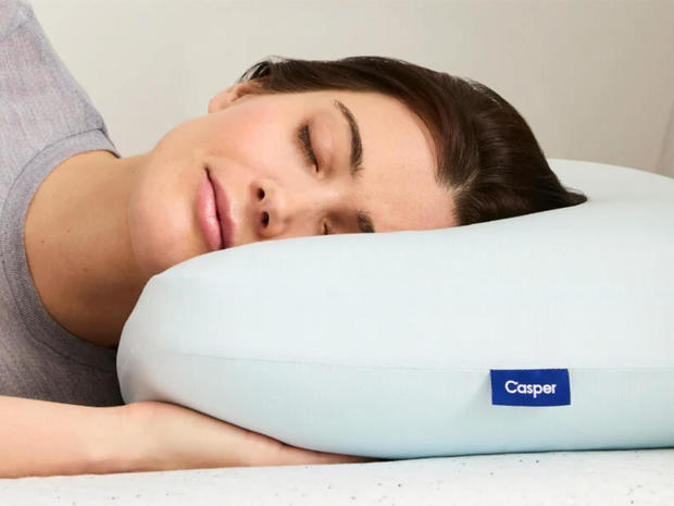 casper-hybrid-cooling-pillow.jpg 