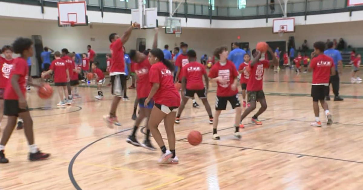 Former NBA player Jason Thompson holds Elite Basketball Camp in New ...