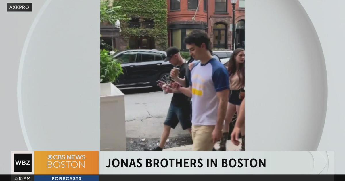 Jonas Brothers spotted on Newbury Street in Boston