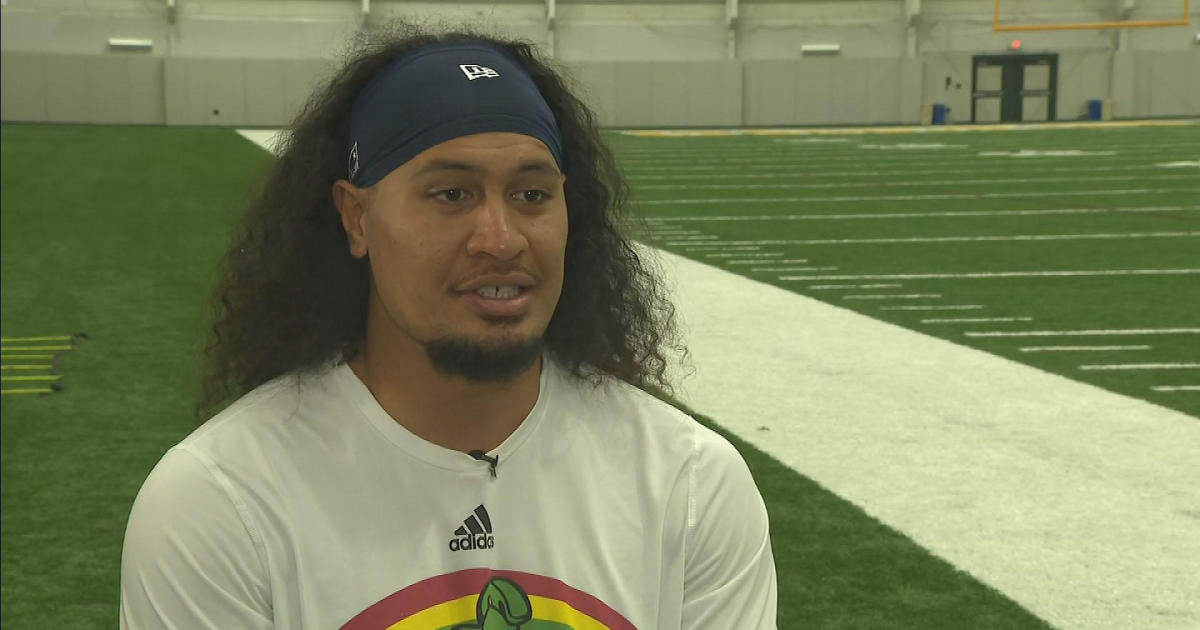 Jahlani Tavai Urging Patriots Fans To Help Support Victims Of Hawaii ...