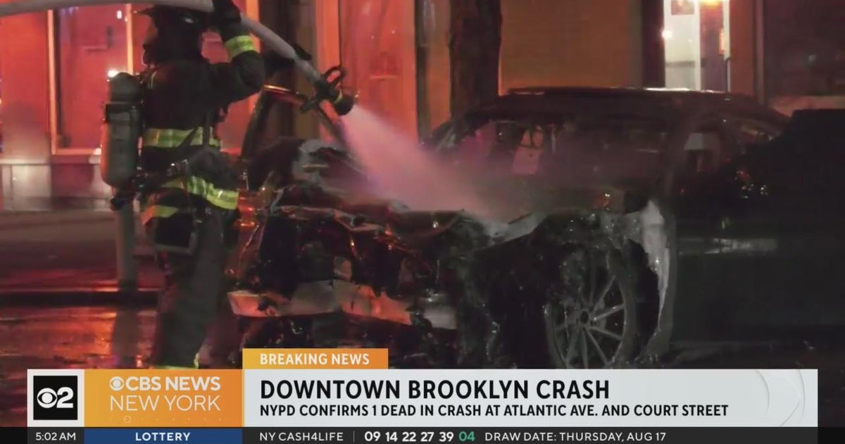 At least 1 dead in Downtown Brooklyn crash - CBS New York