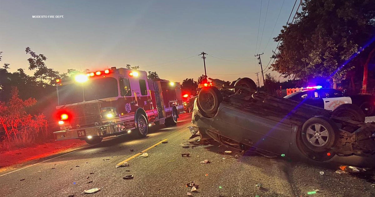 2 horses die after being struck by vehicles in Stanislaus County