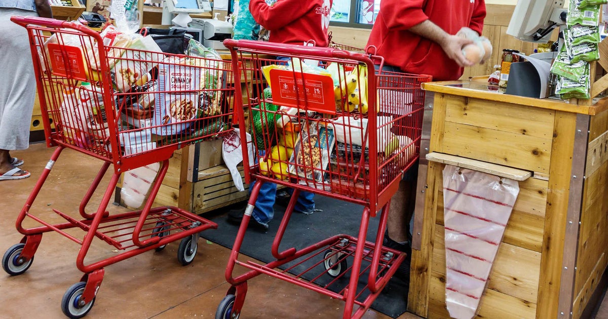 Trader Joe's says it's not adding self-checkout lines to its stores - Vimarsana News