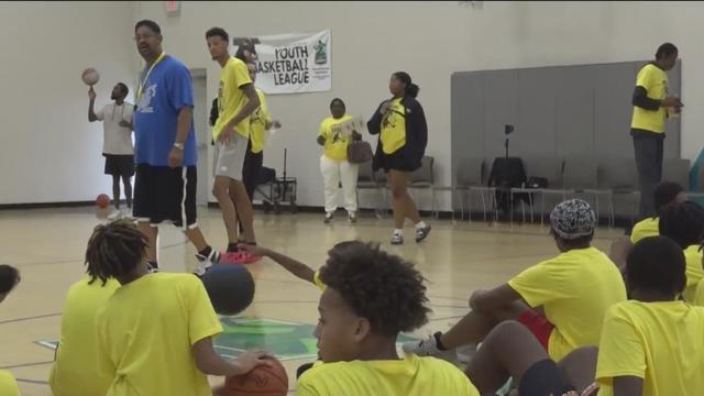 Former Michigan athlete gives back to youth through basketball camp 