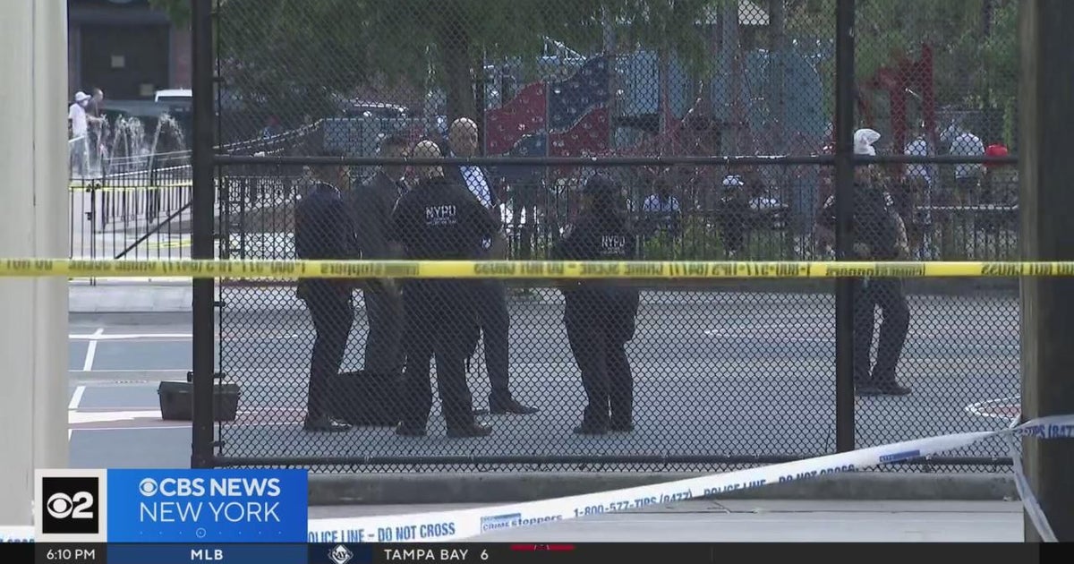 Man injured in shooting at Lower East Side basketball court - CBS New York
