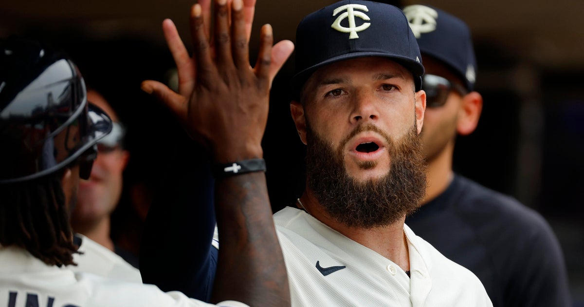 Keuchel has perfect game broken up in 7th as Twins beat Pirates 2-0 - Vimarsana News