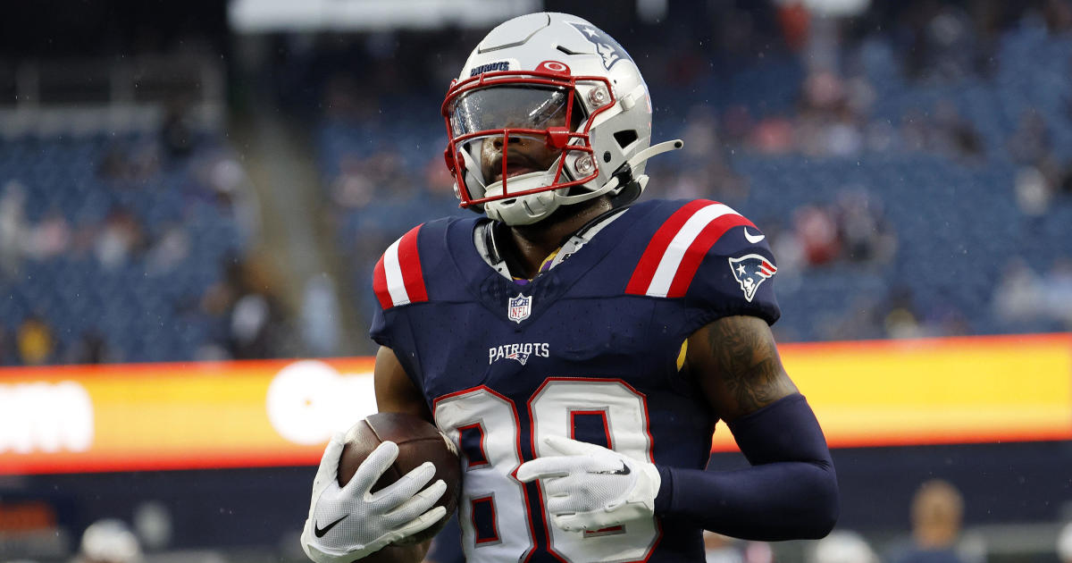 New England Patriots Get TDs from Rhamondre Stevenson, Kayshon Boutte, But  Trail Green Bay Packers at Halftime - Sports Illustrated New England  Patriots News, Analysis and More