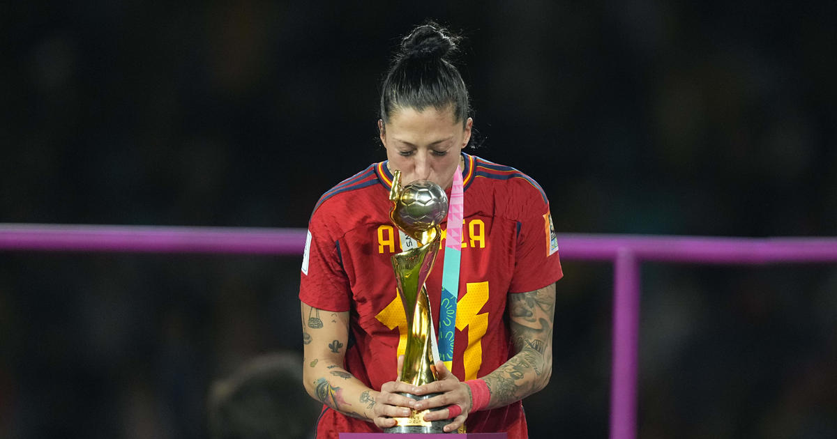 "Sexual violence": Spanish soccer chief kisses Women's World Cup star on the mouth without consent