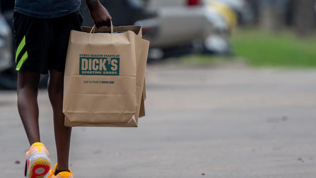 Dick's Sporting Goods Posts Strong Earnings After Robust Holiday Period 