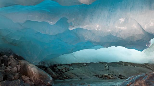Ice cave and glacier snout of Schlatenkees 