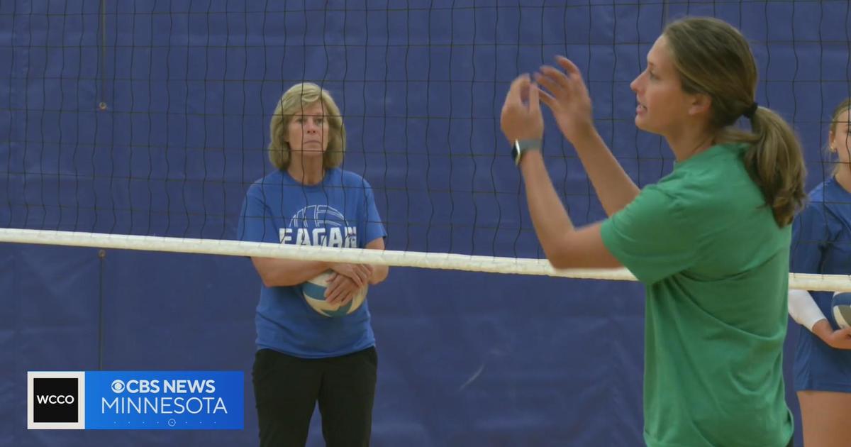 Central Florida star McKenna Melville to take over Eagan volleyball program  from her legendary mom - CBS Minnesota