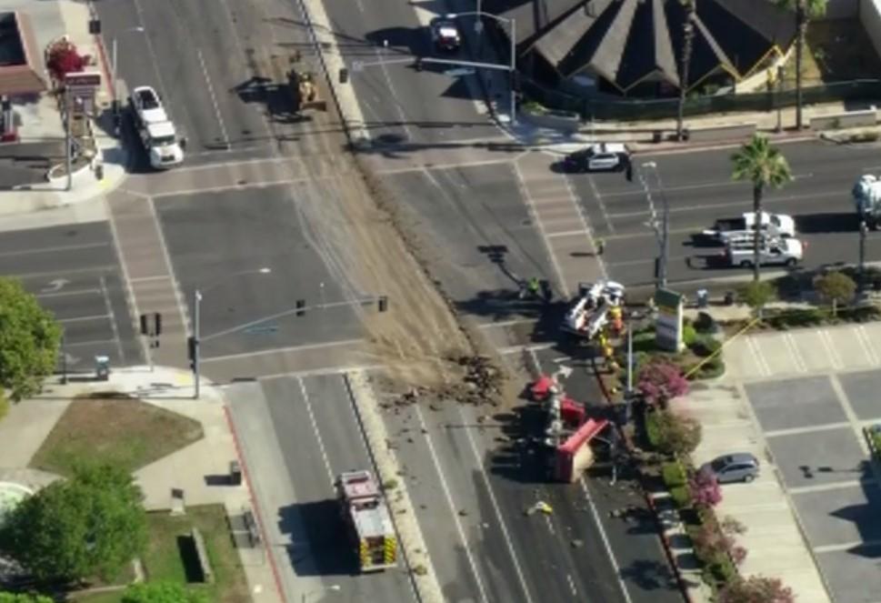 Dump truck accident closes Arcadia intersection, creates a mess CBS