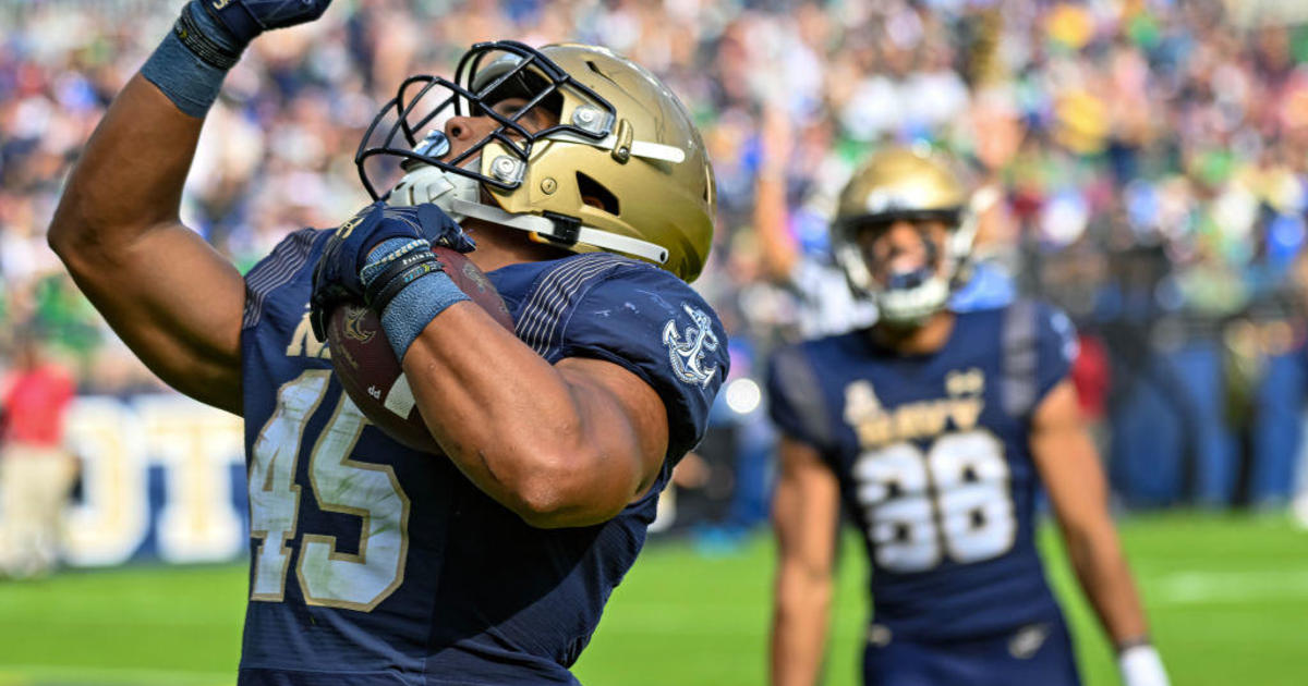 Navy Midshipmen and Notre Dame arrive in Ireland for season opener - CBS  Baltimore