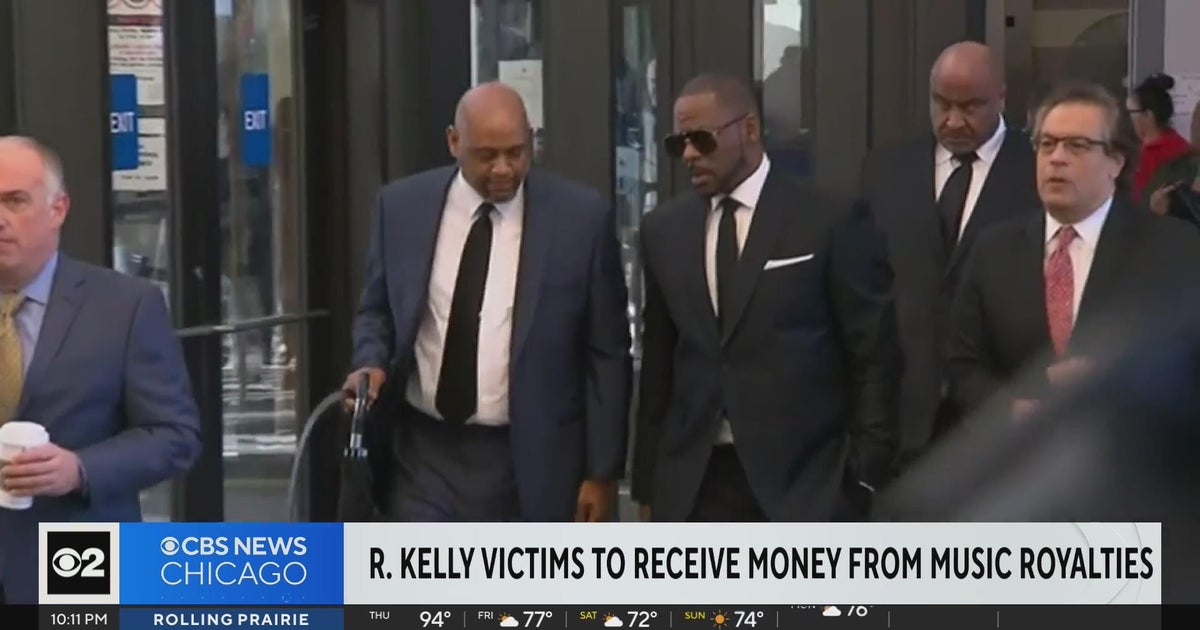 R. Kelly victims to get money from music royalties CBS Chicago(01)