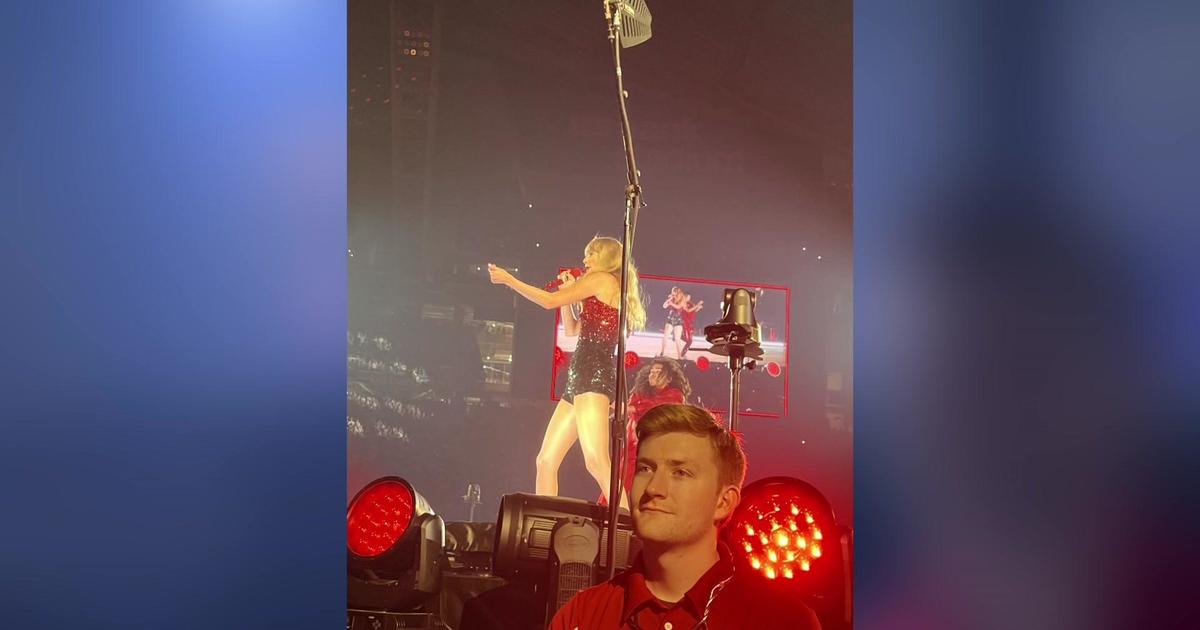 Security guard fired after Taylor Swift selfie at Minneapolis show