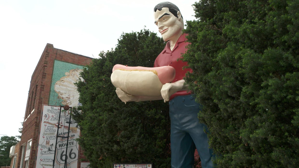 The towering legends of the "Muffler Men" CBS News