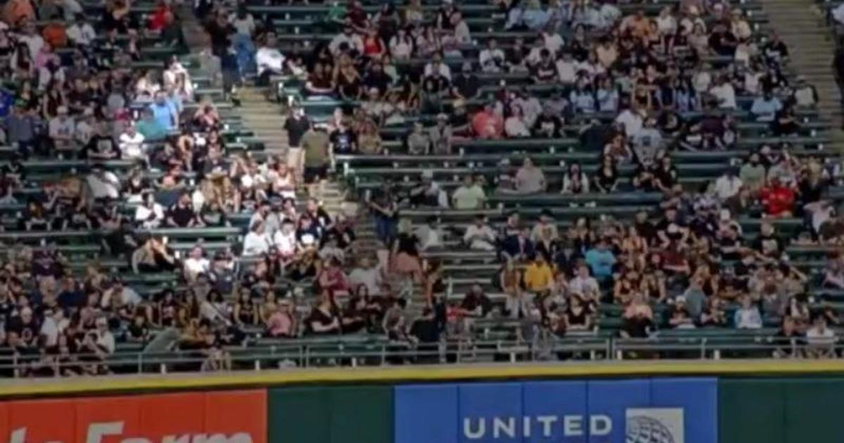 Video: Fan at White Sox, A's game makes incredible catch while holding  nachos – NBC Sports Chicago