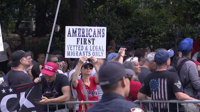 asylum-seekers-gracie-mansion-protest.jpg 