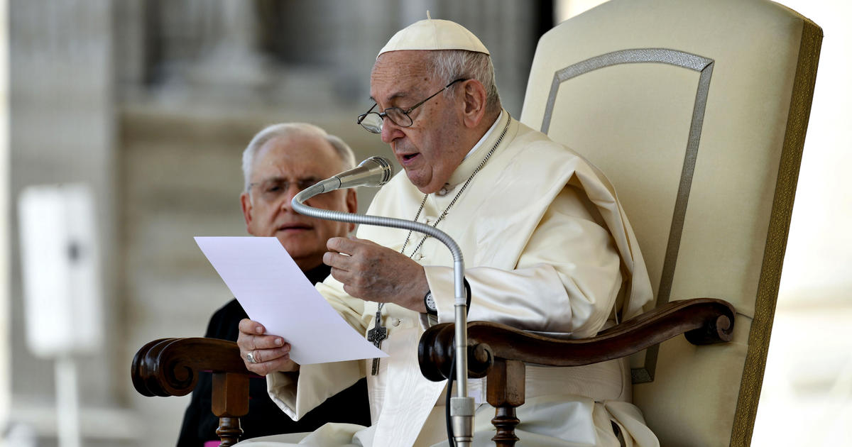 Папа Франциск отново навлече критики със забележки към Русия, докато войната в Украйна бушува