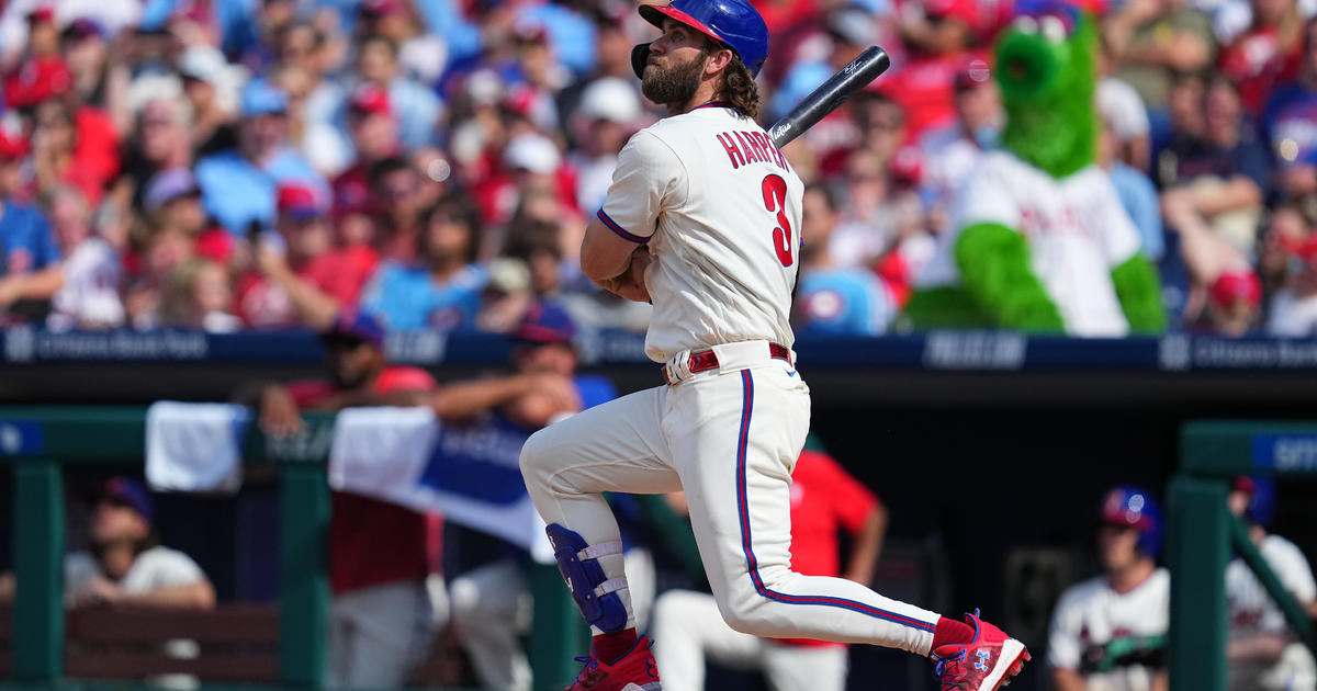 David Price's difficult 2017 Boston Red Sox season was followed by calmer  winter with son who 'identifies him' by long beard 